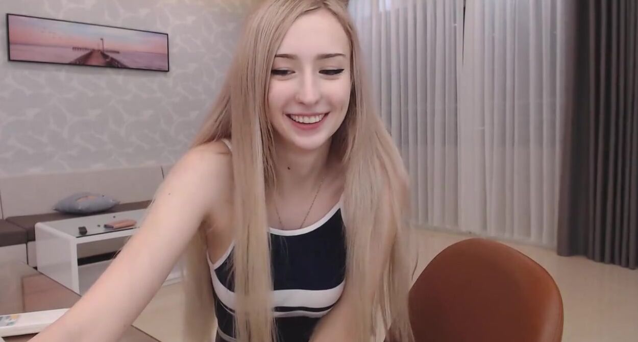 Blonde Teen Webcam Solo